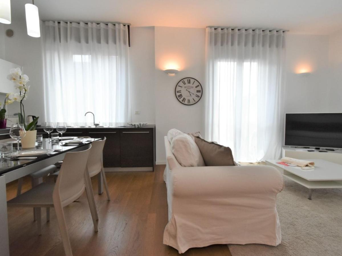 Apartment Corso Genova Apartment By Interhome 밀라노 외부 사진